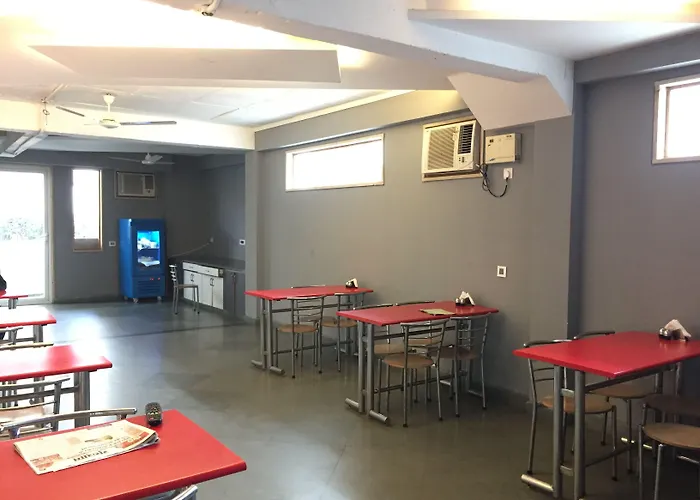 Fabhotel Premium Nest