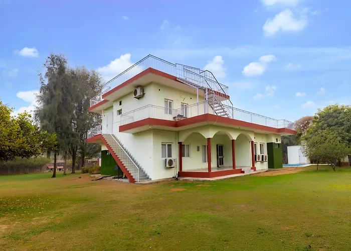 Alaya Stays 4Bhk Farmhouse With Pvt Pool & Garden - Manesar